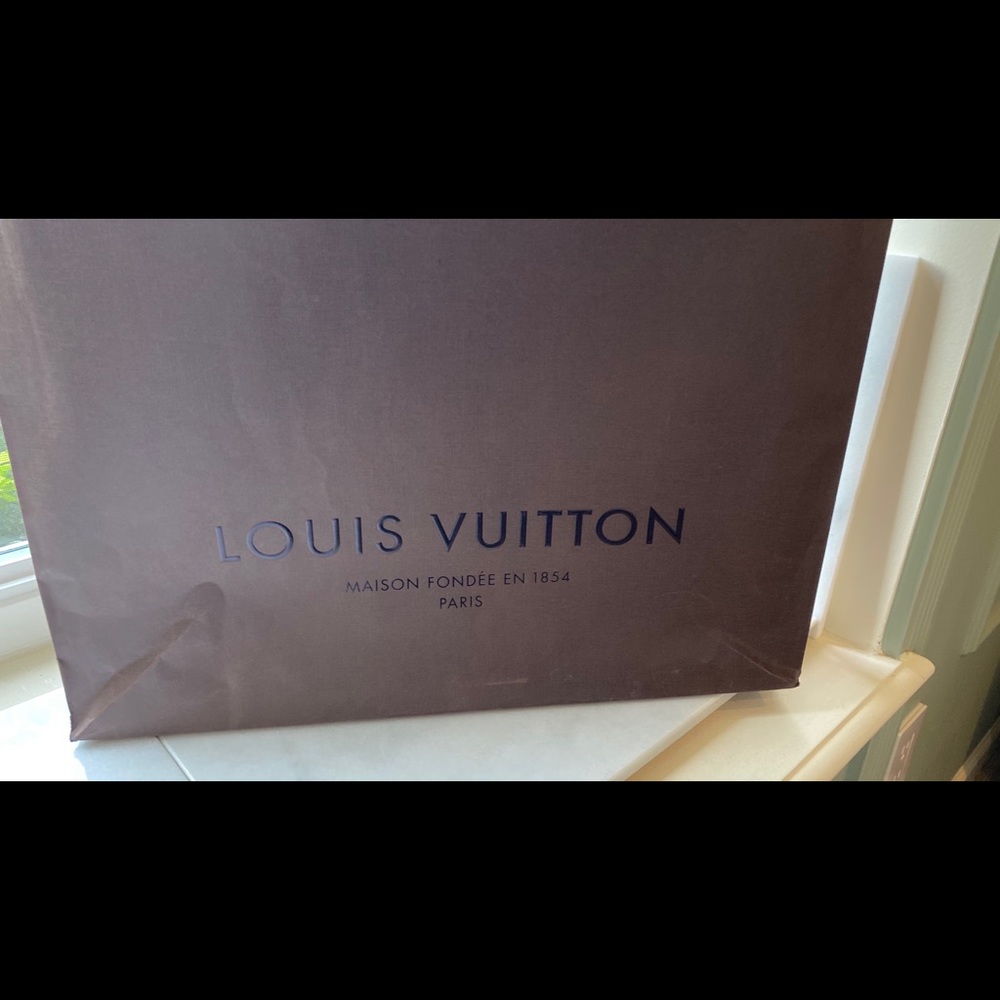 Authentic Louis Vuitton extra large shopping bag - Picture 8 of 9